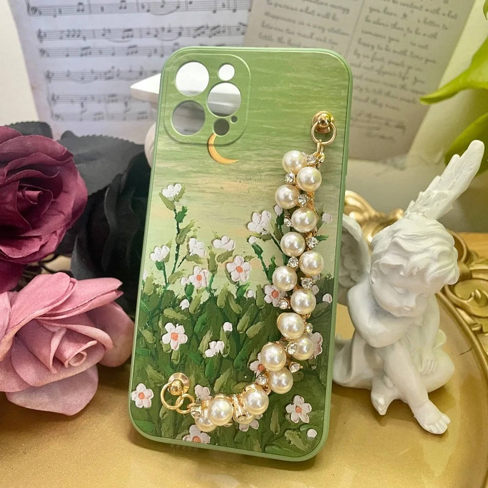 Clearance. 2 items.iPhone 12/12pro/13PRO/13PROMAX green cute case